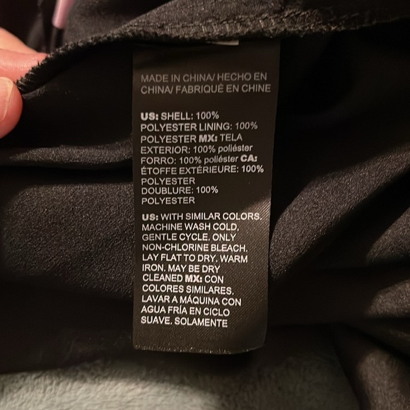 White House Black Market. Reversible flowing top. Size L - Picture 3 of 3